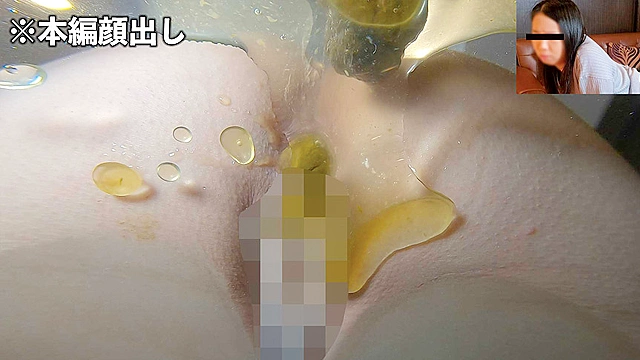 ドッキリうんこ！非接触排泄体験～透明板一枚隔てた世界～