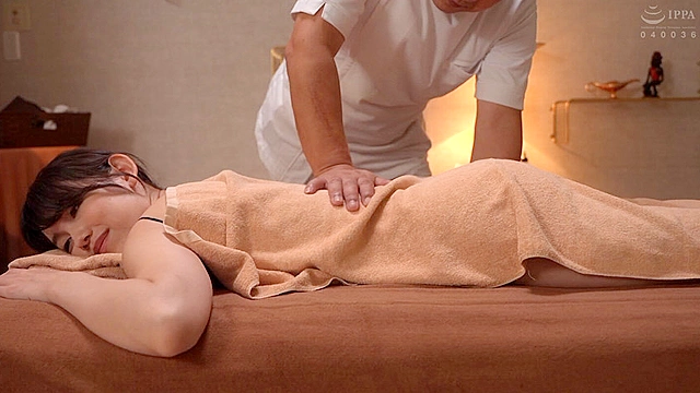 何コレ？！こんなの初めてっ！！媚薬がたっぷりしみ込んだ布が、第2の皮膚となって全身を覆う常識破りの快感エステ！！2