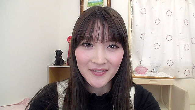 小春ちゃんの舌・口内自撮り