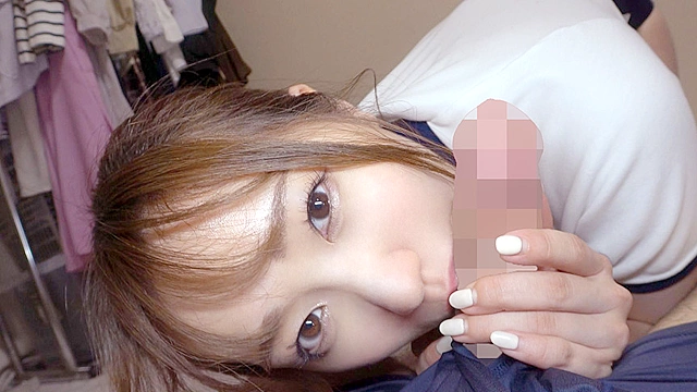 若宮穂乃 むちむち美尻 神ブルマ 美少女やぽっちゃり娘らにピチピチブルマ＆体操着を着せ、ハミパン、ムレムレワレメを毛穴まで見えるほどの超ドアップ接写！さらに尻コキ、着衣お漏らし放尿やブルマぶっかけ等ブルマ好きに送る完全着衣フェチAV