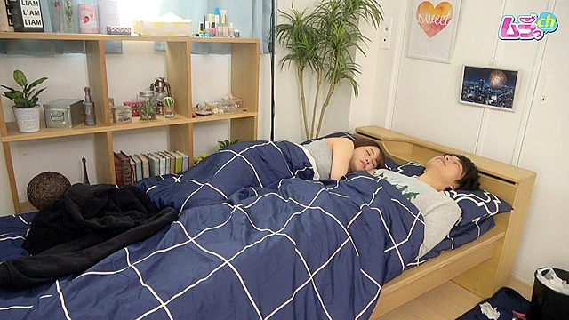 カップル○撮 性欲の強い彼女が朝から積極的に求め腰振る寝起きセックス