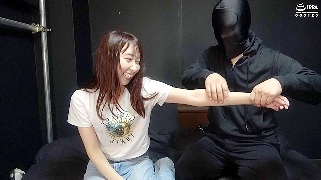 「清楚な女性のハニカミ笑顔をくすぐりでもっと笑顔に！ 私服姿でくすぐりチェック！」 わかしラボVol.027-（1） 堂本未來