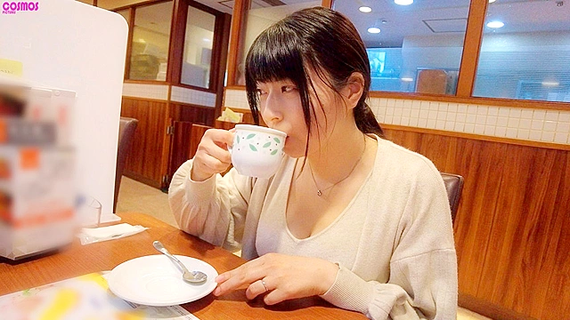 もの凄い性欲！仕事と子育てでオナニーする暇もないシングルマザーと中出しSEX