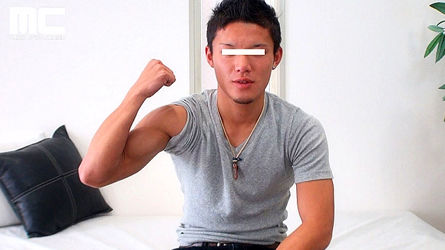ガッチビボクサー剛樹登場！男の手コキ初体験でビンビン状態に！