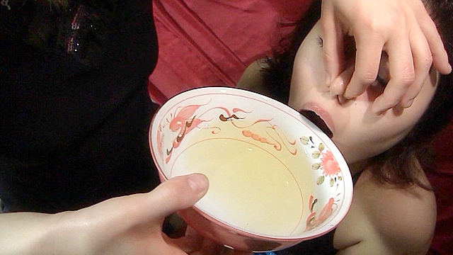 ●制飲尿レズ顔騎