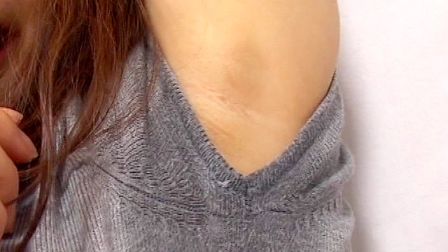 恥ずかしすぎるワキの下～汗ばむワキの下をガチンコ羞恥チェック～