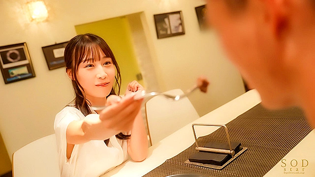 あなたのお宅に凸ります！圧倒的、低身長・軟体スレンダーの体で素人男性の要望を何でも聞いてくれる癒しの女神！ 斉藤帆夏