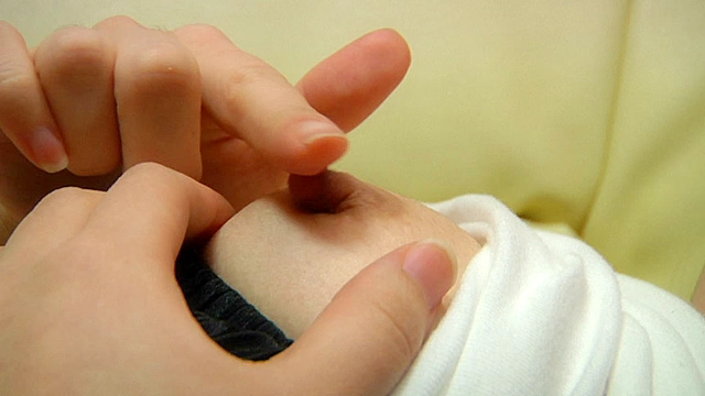 変態素人娘うんこかき出しスカトロアナル自慰