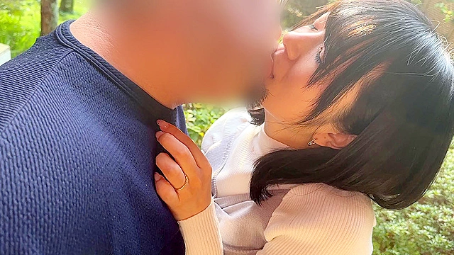 人妻になった元カノを本能のままにハメまくる 性交まみれの不倫旅行 メス汁かけ流し温泉 南梨央奈