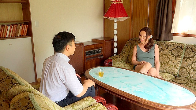 かつて講師まで務めた凄腕の元エステティシャンの人妻が10年ぶりに復帰、自宅でエロい回春サロン始めるってよ。