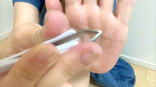 普通の女の子のスネ毛抜き－スマホ自撮り◎高橋みずき（29歳）保育士◎