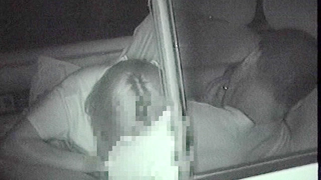 ○撮 不自然に揺れる車の中では…2