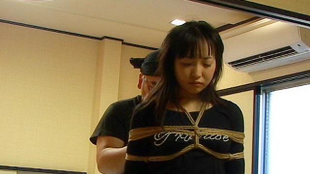 私服緊○4
