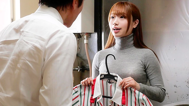 ファミレスの面接にきたパートの美人妻と中出し不倫 「出勤するたびに、体の相性が抜群に良いキモ店長に中出しされています。」加藤結衣