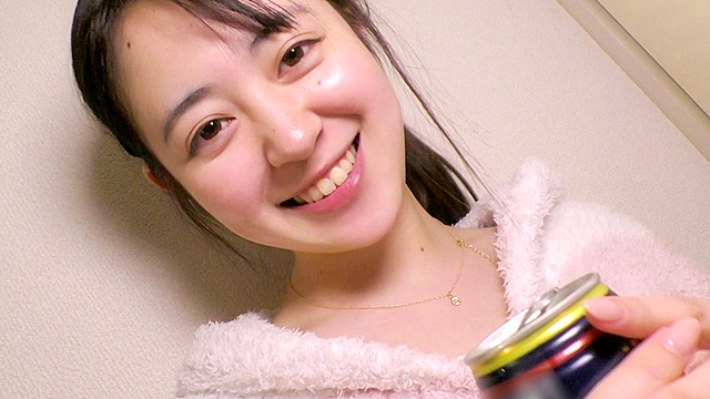 1泊女子 僕のボロアパートに美女が泊まりにやってきた