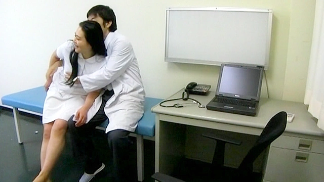 勤務中にSEXをはじめるヤリタイ放題の淫乱ナース12人