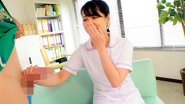 現役ナースが連続射精チャレンジに挑戦！白衣の下に隠された母性たっぷりのマシュマロおっぱいで金玉空っぽになるまで抜きまくり！たくさん喘ぎ感じる姿に赤面発情！そのまま天使のおま○こにも生挿入＆連続中出しSEX！！