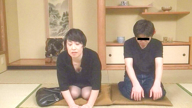 母子家庭悲話※リアル母子相姦AV “愛する一人息子が作った借金を返す為、息子と母子姦通中出しする母親たち” 第2幕