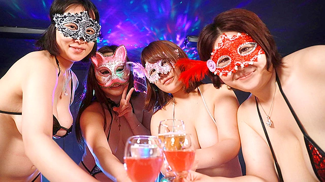 相席居酒屋でガチ素人をスカウト＆ナンパしてCLUBでダンス踊らせ乱交でヤリまくってみた件。ど素人のヌギヌギドンチャン騒ぎ in ikebukuro ラッキ～！脱いだら全員巨乳だった（笑） 宴もたけなわですが…・こんな下品な映像になっちゃいました編