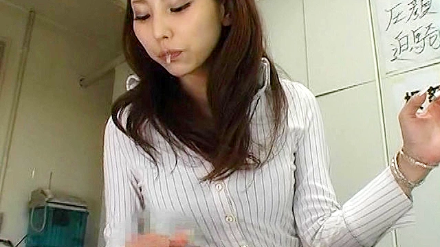 働くお姉さんはM男○待が大好き！ 退屈な職場で制服美人にソソられてたら、いきなりオモチャにされザーメンを搾り取られちゃいました！！4時間