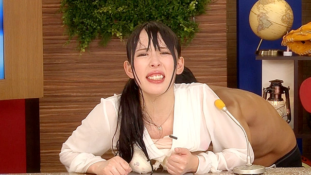 女子アナにオシッコぶっかけたいヤツみんな来い！！ 黒木いくみ