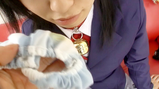 あずにゃんのアナル尻尾の秘密 動画編 肛門密着無修正
