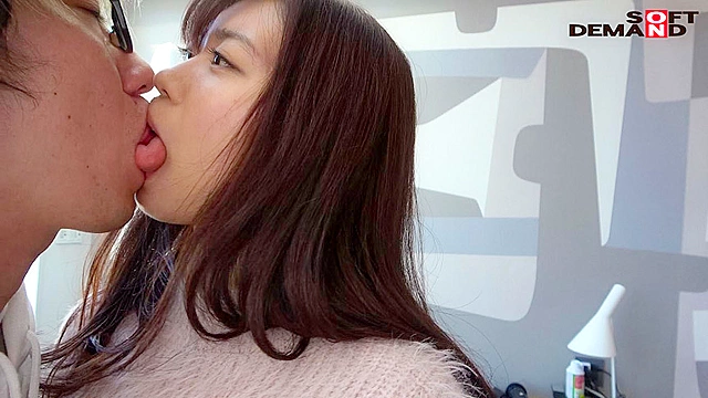 呼んだら即エッチw 都合いい中出しタダマンコスプレイヤ― イラマで喜ぶM属性淫乱ビッチ 宮村ななこ