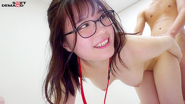 いつも笑顔でポジティブな性格の子が、、、SOD女子社員 ハダカになるより恥ずかしい脱ぎキャンBOX野球拳 新コンテンツ開発部 新卒1年目 進藤愛果