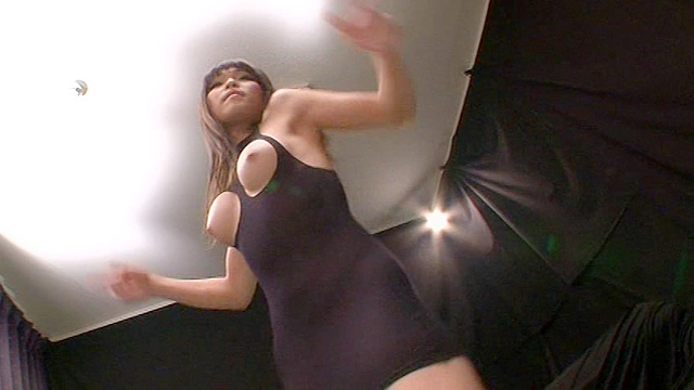 ニューハーフ美女が泣くまでやめない牛乳浣腸ファック3