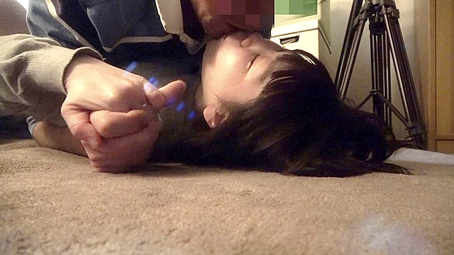 酔いつぶれた旦那さんのすぐ側で奥さんを寝取るThe BEST 2019.Mar-2019.Aug