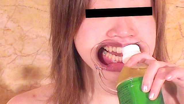 開口で食事05