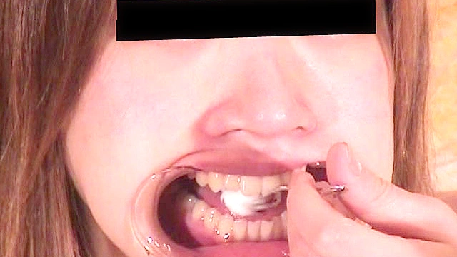 開口で食事05