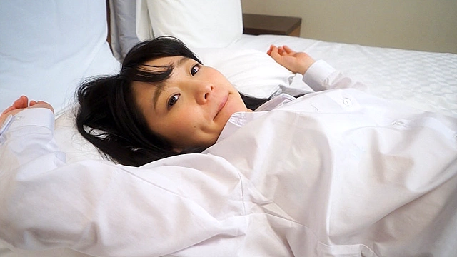 田舎娘、時給696円。【超】幸せ愛人契約。 ゆうな 自分の価値をよく解っていない地味カワ素朴ガールが最低賃金でヤラれまくりの中出し。