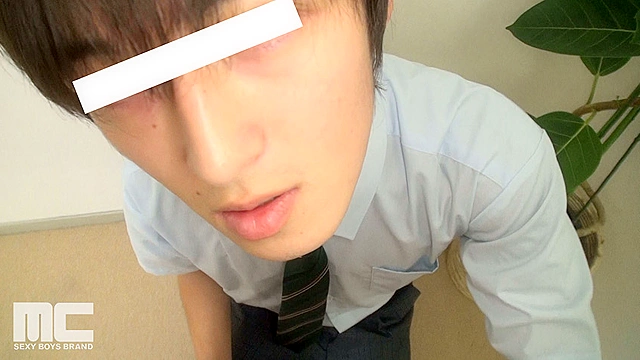 色白ツル肌美少年瑛士がSっ気を出し責める！