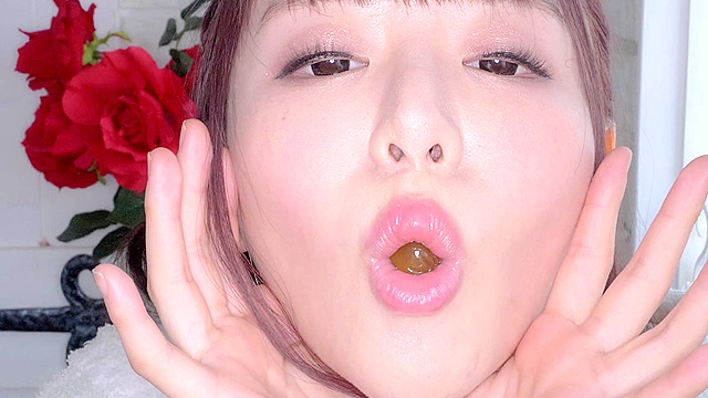 【舌ベロフェチ】大人気女優 浜崎真緒チャンの舌ベロ・口内観察＆本気オナニー！