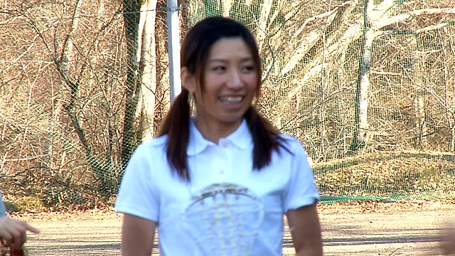 女子大生がマジックミラー号に初乗車 日焼けと筋肉で引き締まった美尻を性感マッサージ 敏感になった部活っ娘は4回イッて失禁…流されて生ハメ・戸惑いながらも初中出し！2