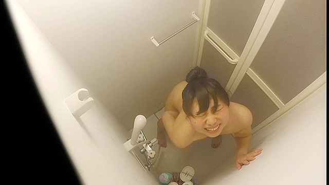【某私立女子校】 水泳部室オナニー○撮