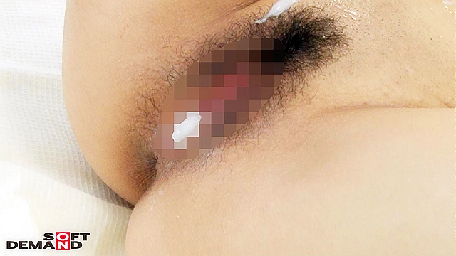「カップル限定」マジックミラー号の中で、自慢の彼女を「寝取って」真正中出し！ユウコ（23歳）OL