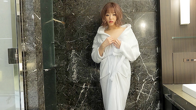 ヘアーヌード～無修正・Fカップロケット乳・エロボディ～ 浜崎真緒
