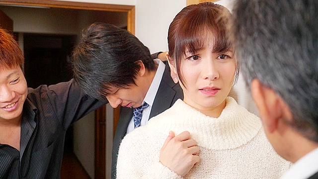 駄目夫の為に自ら男達に躰を差し出し肉欲処理女にされる献身妻