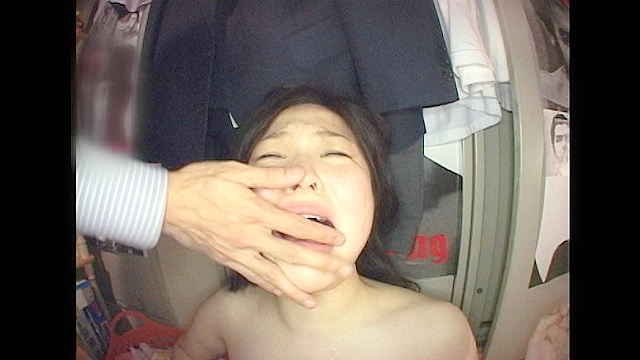 壁どん！イラマチオ 逃げ場なし！嗚咽と涙と鼻水と胃液と唾液と精子の快楽！