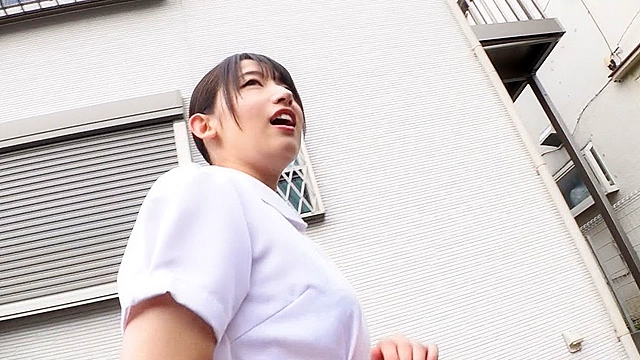 リアル白衣の天使ナースさんにインポで童貞に悩む男のオナニー介抱してもらいました！！ 美し過ぎる裸体のナースにギン勃ちしたチ○ポをズブリ！生中出しで童貞卒業させてくれました！ さらさん