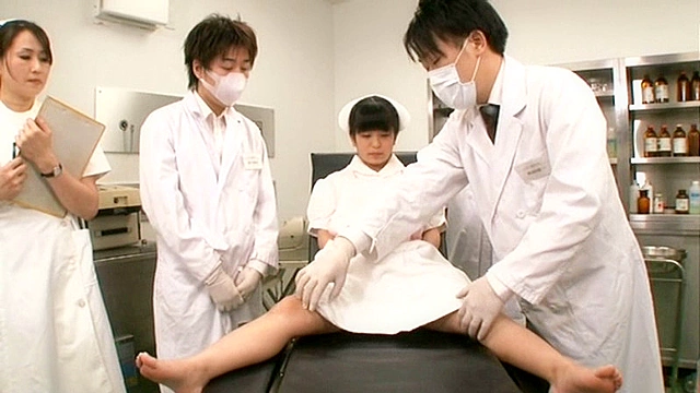 羞恥！「はい、大陰唇開いて」憧れの医大生に捧げられた私…臨床研修の被検体で全裸にさせられる看護学生