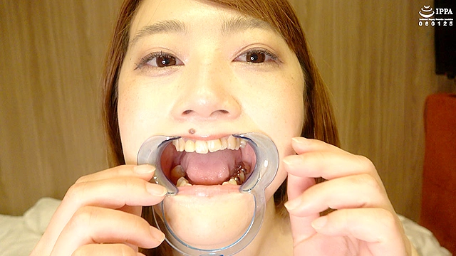 人気モデル 有村麻衣チャンののどちんこ・舌ベロ・歯・口内観察