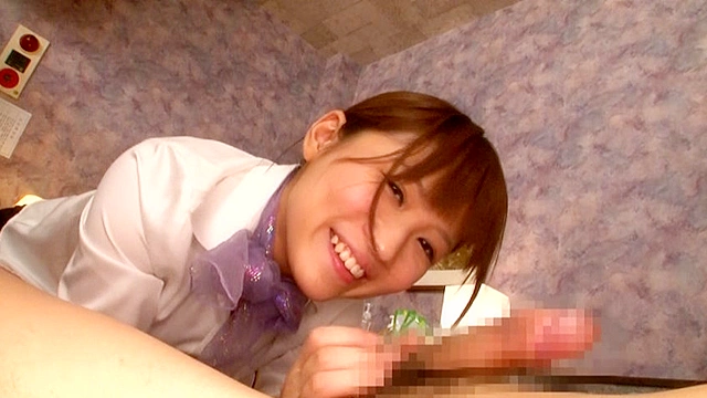 真性痴女たちが手コキサービスをしてくれる究極なエステがあるらしい…2