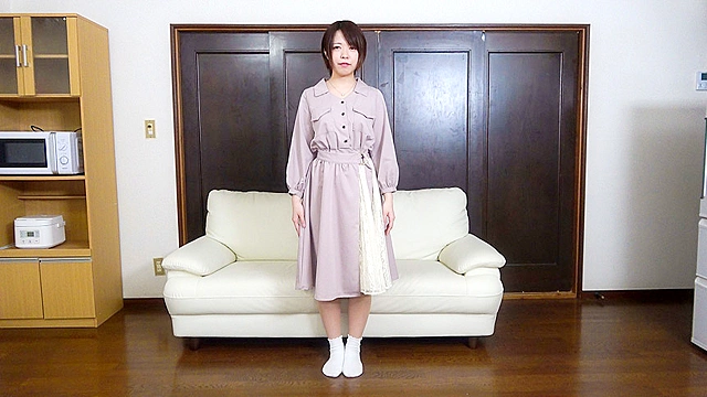 素人娘の全裸図鑑12 今時の女の子13名が恥らいながら脱衣していく様子をじっくり撮影した、変態紳士のためのヘアヌードコレクション 特別編集
