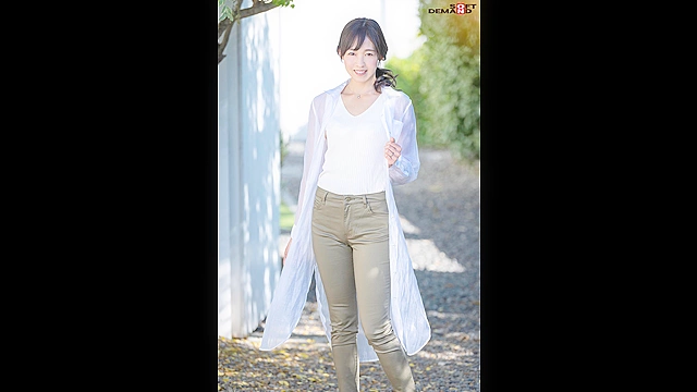 身長171cm グラビア活動もこなす奇跡の八頭身美人妻 白河花清 41歳 第4章 「本当の息子とエッチしてるみたいで照れちゃいました」お母さんの愛で年下クン達のチ●ポを優しく包み込む甘えさせハーレム乱交