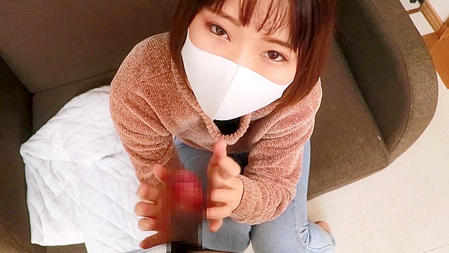 お尻にザーメンをぶっかけちゃおう！手コキ・ジーンズ編（剛力彩芽似の美弥）