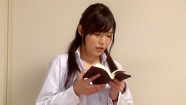 「仕事熱心な看護師／女医に『勃起不全の治療』として官能小説の読み聞かせをお願いしたら冷静な顔してパンツの濡れが止まらない」 VOL.2