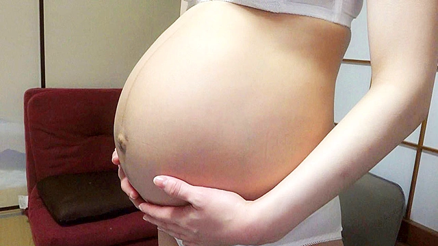 うら若き妊婦Nさん、生活苦につき臨月緊急AV出演